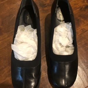 Black leather Easy Spirit flats.